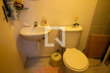 Apartamento à venda com 136m², 4 quartos e 2 vagasBanheiro de Serviço