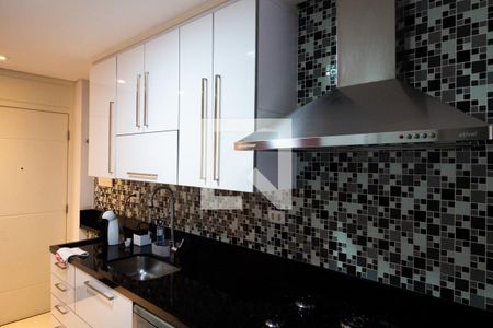 Apartamento à venda com 136m², 4 quartos e 2 vagasCozinha - Armários