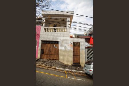 Casa à venda com 142m², 3 quartos e 2 vagas Casa à venda com 142m², 3 quartos e 2 vagasFachada