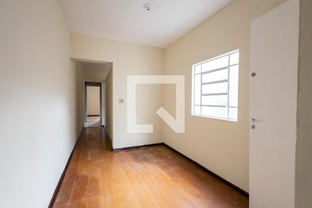 Casa para alugar com 230m², 3 quartos e 1 vaga Casa para alugar com 230m², 3 quartos e 1 vagaCorredor