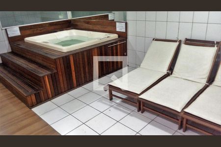 Apartamento à venda com 65m², 2 quartos e sem vagaÁrea comum