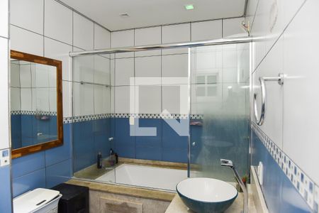 Casa à venda com 300m², 3 quartos e 2 vagasBanheiro da Suíte