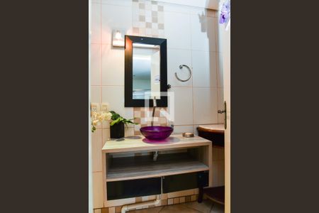 Lavabo de casa à venda com 3 quartos, 300m² em Jardim Itu Sabará, Porto Alegre