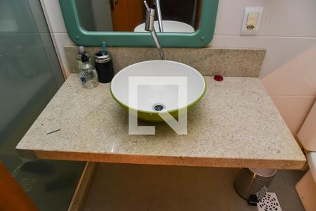 Casa à venda com 300m², 3 quartos e 2 vagasBanheiro Social