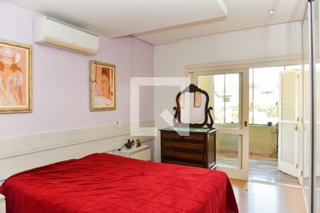 Casa à venda com 300m², 3 quartos e 2 vagasSuíte