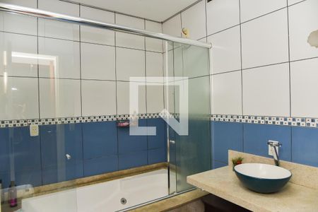 Casa à venda com 300m², 3 quartos e 2 vagasBanheiro da Suíte