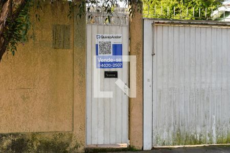 Casa à venda com 300m², 3 quartos e 2 vagasInstalação da Plaquinha no portão da casa