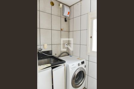 Casa à venda com 300m², 3 quartos e 2 vagasÁrea de Serviço