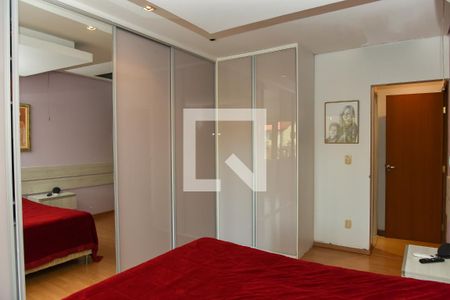 Casa à venda com 300m², 3 quartos e 2 vagasSuíte