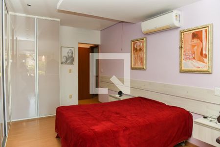 Casa à venda com 300m², 3 quartos e 2 vagasSuíte