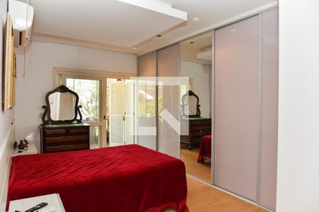 Suíte de casa à venda com 3 quartos, 300m² em Jardim Itu Sabará, Porto Alegre