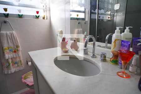 Casa à venda com 300m², 3 quartos e 2 vagasBanheiro