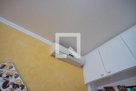 Sala de casa à venda com 3 quartos, 300m² em Jardim Itu, Porto Alegre