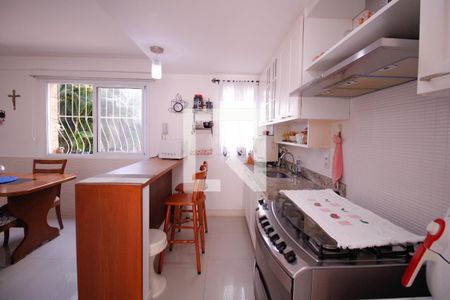 Casa à venda com 84m², 2 quartos e sem vaga Casa à venda com 84m², 2 quartos e sem vagaCozinha