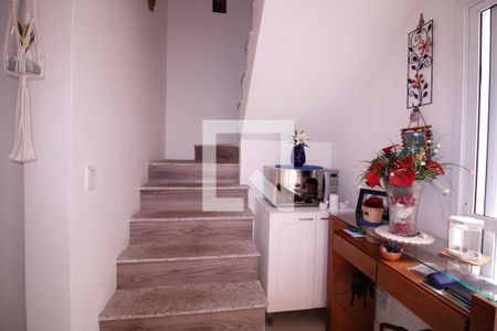 Casa à venda com 84m², 2 quartos e sem vaga Casa à venda com 84m², 2 quartos e sem vagaEscada