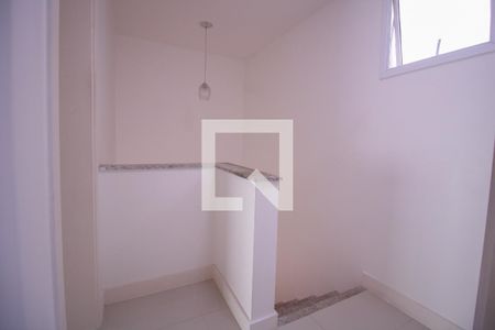 Casa à venda com 84m², 2 quartos e sem vaga Casa à venda com 84m², 2 quartos e sem vagaEscada