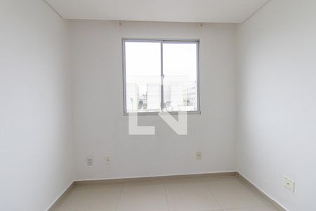 Quarto 1 de apartamento para alugar com 2 quartos, 42m² em Pinheirinho, Curitiba