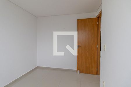 Quarto 2 de apartamento para alugar com 2 quartos, 42m² em Pinheirinho, Curitiba