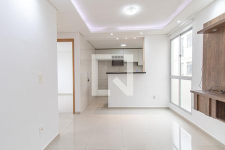 Sala de apartamento para alugar com 2 quartos, 42m² em Pinheirinho, Curitiba