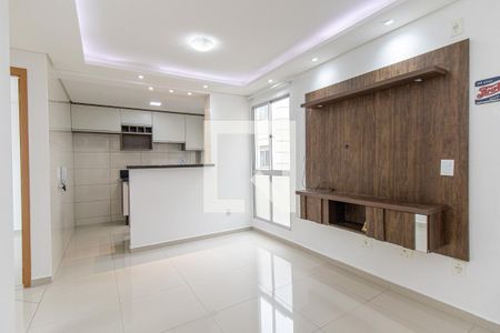 Sala de apartamento para alugar com 2 quartos, 42m² em Pinheirinho, Curitiba