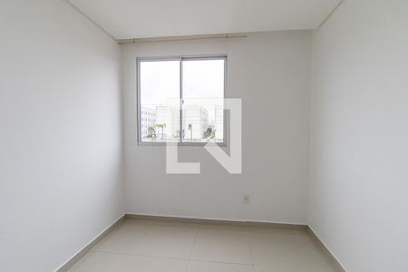 Quarto 2 de apartamento para alugar com 2 quartos, 42m² em Pinheirinho, Curitiba