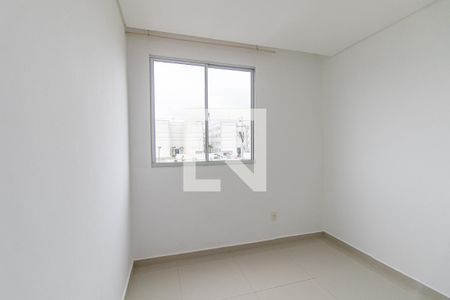 Quarto 2 de apartamento para alugar com 2 quartos, 42m² em Pinheirinho, Curitiba