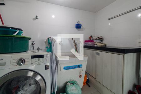 Casa de condomínio à venda com 200m², 2 quartos e 2 vagasÁrea de serviço