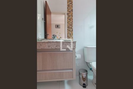 Casa de condomínio à venda com 200m², 2 quartos e 2 vagasBanheiro do quarto 1