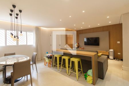 Sala e cozinha de casa de condomínio à venda com 2 quartos, 200m² em Vila Carrão, São Paulo