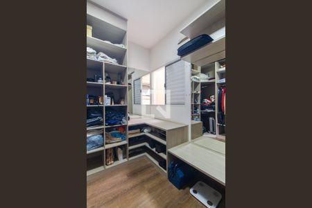 Casa de condomínio à venda com 200m², 2 quartos e 2 vagasCloset