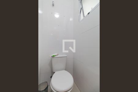 Casa de condomínio à venda com 200m², 2 quartos e 2 vagasLavabo