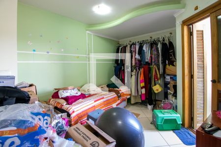 Casa à venda com 137m², 4 quartos e 2 vagasSuíte 2