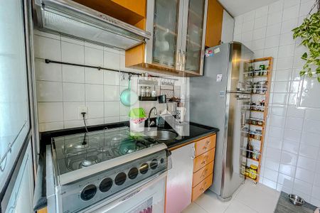 Cozinha de apartamento à venda com 1 quarto, 50m² em Vila Bertioga, São Paulo