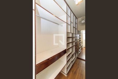 Apartamento à venda com 50m², 1 quarto e 1 vaga Apartamento à venda com 50m², 1 quarto e 1 vagaCloset