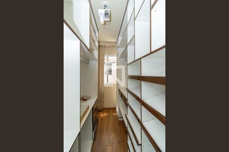 Apartamento à venda com 50m², 1 quarto e 1 vaga Apartamento à venda com 50m², 1 quarto e 1 vagaCloset