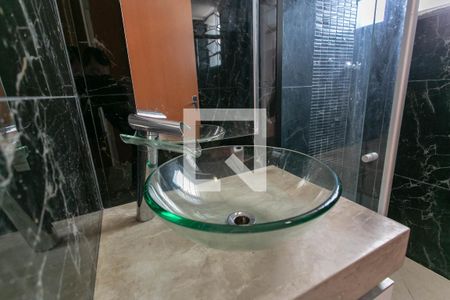 Banheiro de apartamento para alugar com 2 quartos, 54m² em Conjunto Paulo Vi, Belo Horizonte
