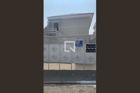 Casa à venda com 33m², 1 quarto e sem vaga Casa à venda com 33m², 1 quarto e sem vagaFachada