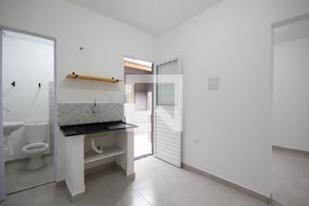 Cozinha de apartamento para alugar com 1 quarto, 24m² em Vila Menk, Osasco