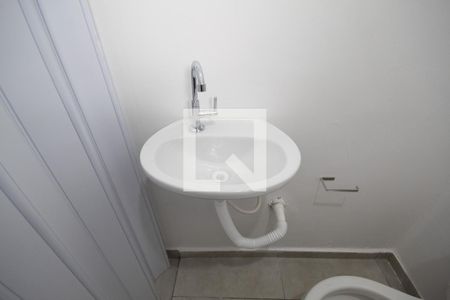 Banheiro de apartamento para alugar com 1 quarto, 24m² em Vila Menk, Osasco