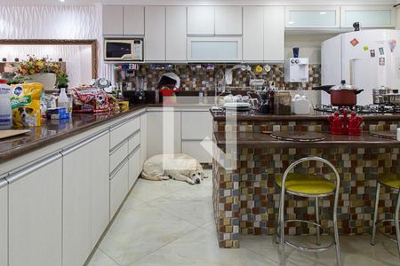 Casa de condomínio para alugar com 210m², 3 quartos e 2 vagasCozinha 