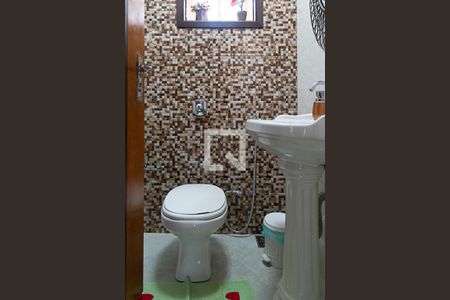 Casa de condomínio para alugar com 210m², 3 quartos e 2 vagasLavabo 