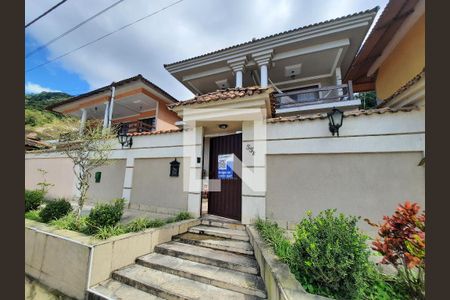 Casa de condomínio para alugar com 210m², 3 quartos e 2 vagasFachada 