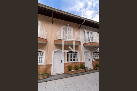 Casa de condomínio à venda com 120m², 3 quartos e 2 vagasFachada