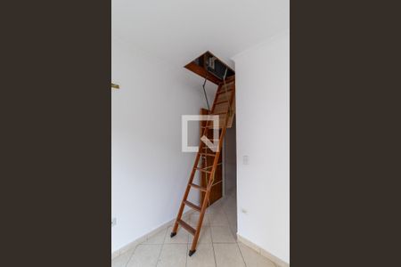 Casa de condomínio à venda com 120m², 3 quartos e 2 vagasSuíte 1 - Escada para o Sotão