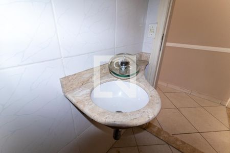 Casa de condomínio à venda com 120m², 3 quartos e 2 vagasLavabo