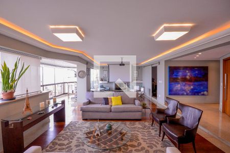 Apartamento à venda com 250m², 3 quartos e 4 vagasSala