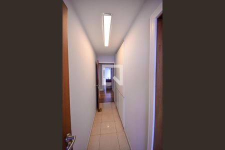 Apartamento à venda com 250m², 3 quartos e 4 vagasCorredor