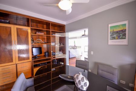 Apartamento à venda com 250m², 3 quartos e 4 vagasEscrtório