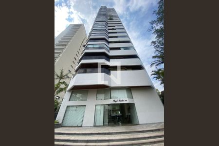 Apartamento à venda com 250m², 3 quartos e 4 vagasFachada