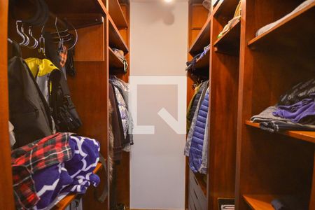 Apartamento à venda com 250m², 3 quartos e 4 vagasCloset